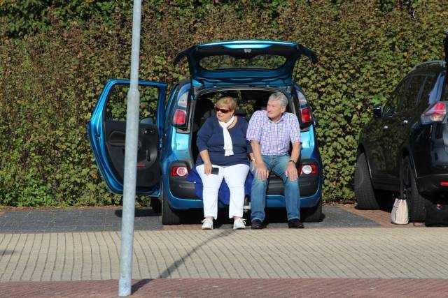 4e-leidse-kiwanis-puzzelrally-7-oktober-2018-hieronder-alle-fotos-van-deze-prachtige-rallydag-1138 - Afbeelding 65 van 121